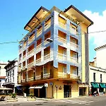 Crystal Palace Hotel
